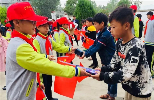 海洋之神集团希望书屋援建，，，，，托起山区学子梦想5.jpg